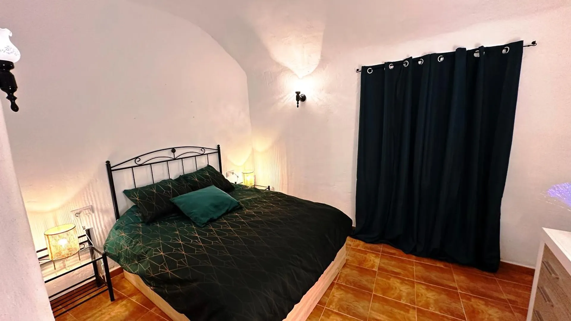 Holiday home Troglorent - Maison Troglodyte Terque